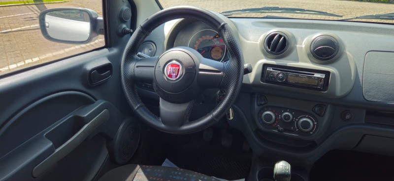 UNO 1.0 VIVACE 8V FLEX 4P MANUAL - 2013 - CANELA