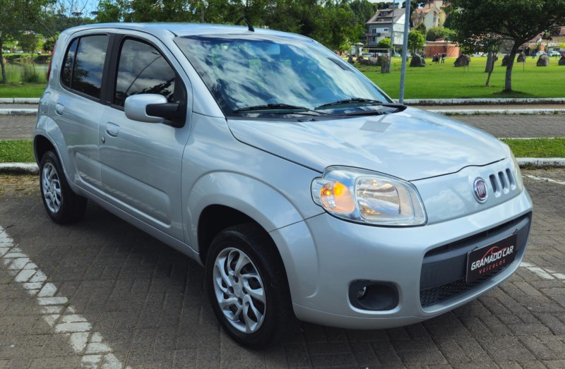 UNO 1.0 VIVACE 8V FLEX 4P MANUAL - 2013 - CANELA