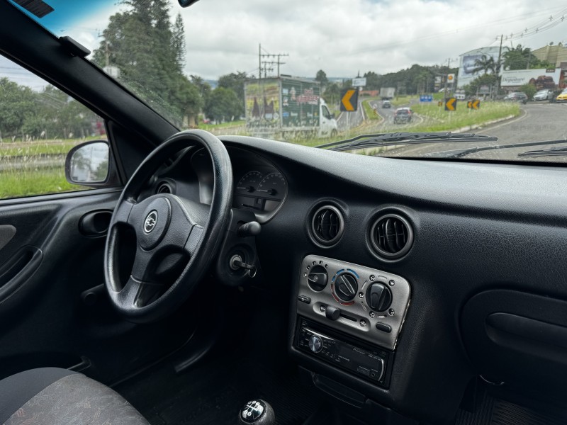 CELTA 1.0 MPFI SUPER 8V FLEX 2P MANUAL - 2003 - DOIS IRMãOS