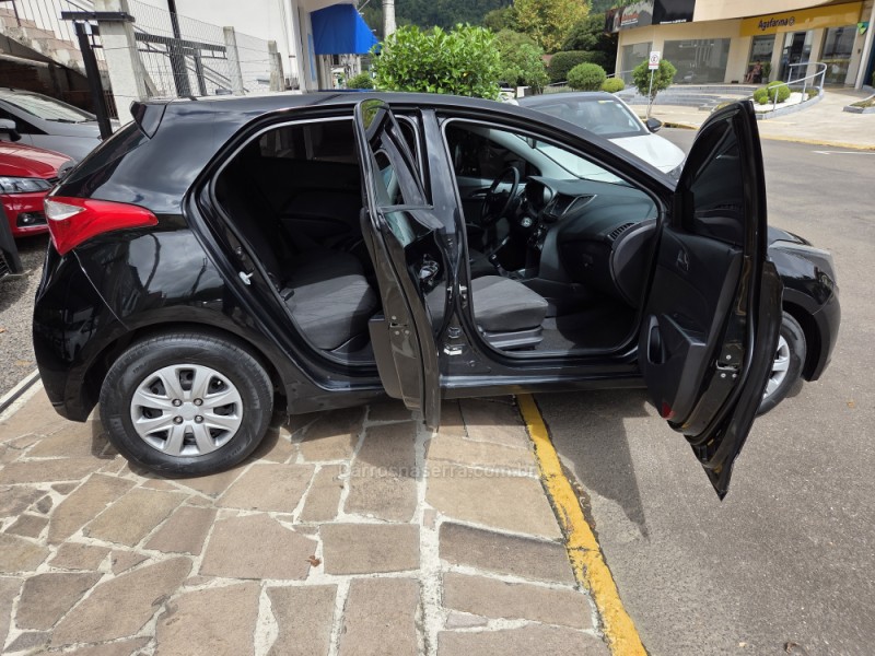 HB20 1.0 COMFORT PLUS 12V FLEX 4P MANUAL - 2013 - PICADA CAFé