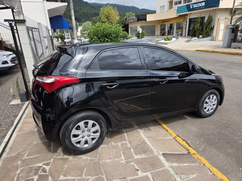 HB20 1.0 COMFORT PLUS 12V FLEX 4P MANUAL - 2013 - PICADA CAFé