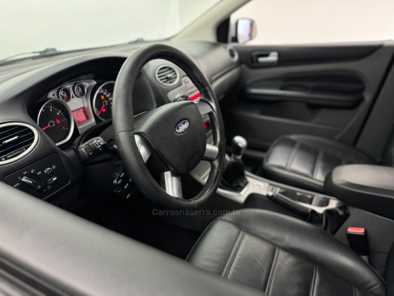 FOCUS 2.0 GLX 16V GASOLINA 4P MANUAL - 2013 - CARLOS BARBOSA