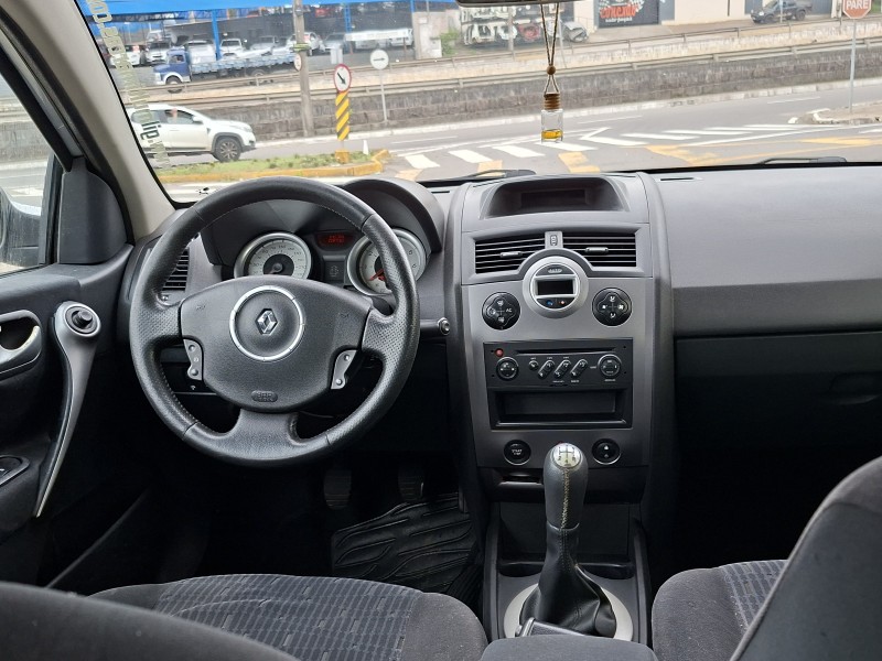MÉGANE 1.6 DYNAMIQUE 16V FLEX 4P MANUAL - 2011 - CAXIAS DO SUL