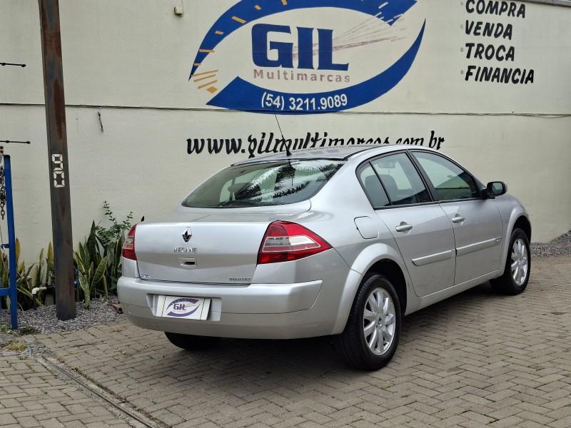 MÉGANE 1.6 DYNAMIQUE 16V FLEX 4P MANUAL - 2011 - CAXIAS DO SUL