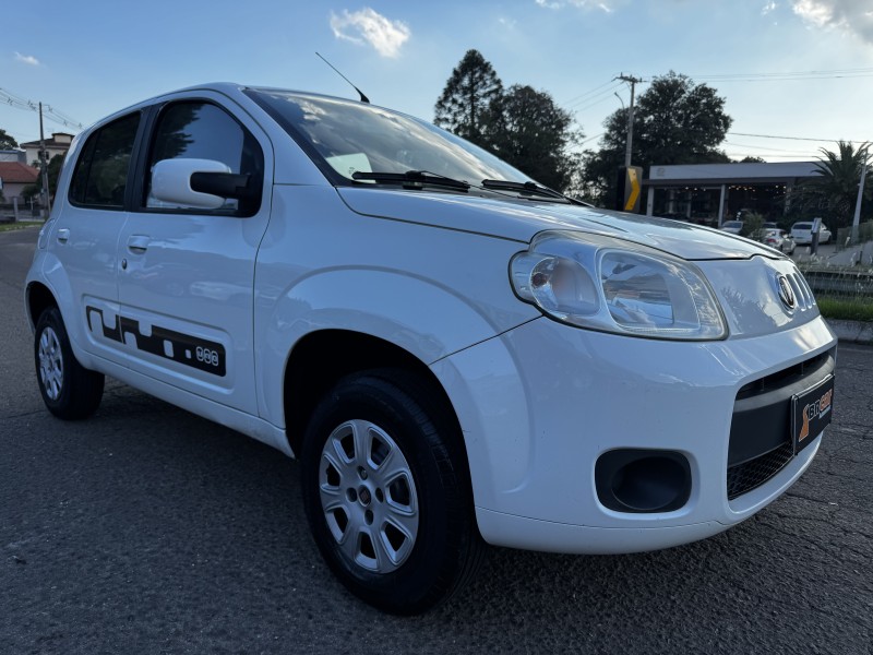 UNO 1.0 EVO VIVACE 8V FLEX 4P MANUAL - 2011 - DOIS IRMãOS