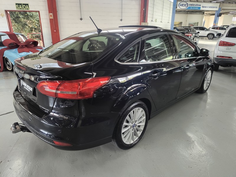 FOCUS 2.0 TITANIUM PLUS FASTBACK 16V FLEX 4P AUTOMÁTICO - 2016 - CAXIAS DO SUL