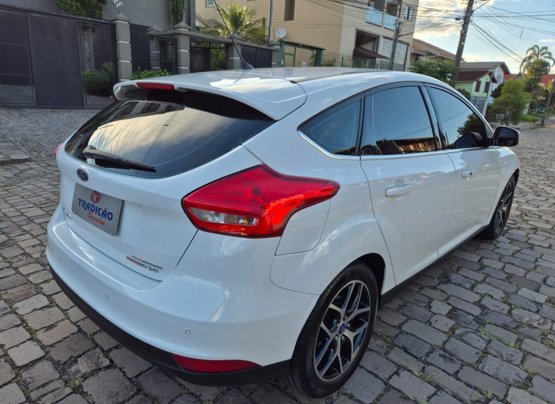 FOCUS 2.0 TITANIUM 16V FLEX 4P AUTOMÁTICO - 2016 - CAXIAS DO SUL