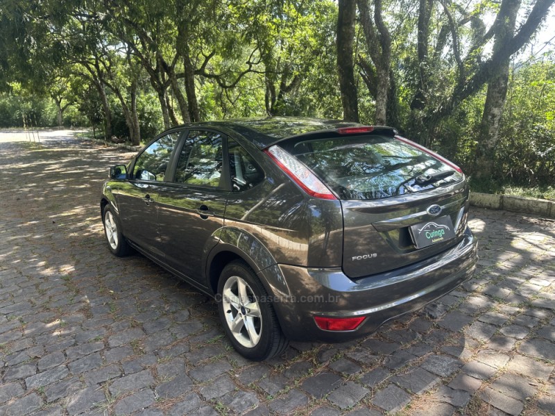 FOCUS 2.0 GLX 16V FLEX 4P MANUAL - 2013 - NOVA PRATA