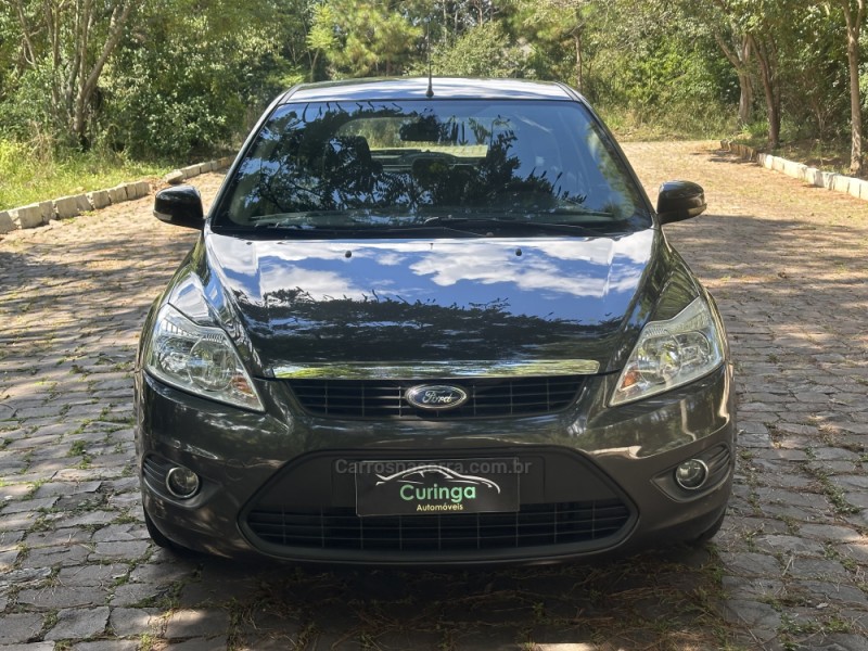 FOCUS 2.0 GLX 16V FLEX 4P MANUAL - 2013 - NOVA PRATA