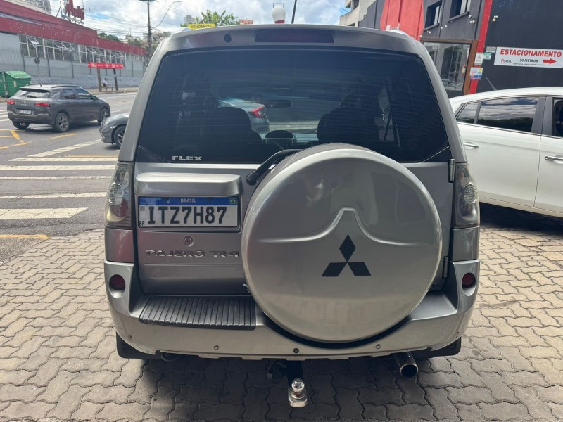 PAJERO TR4 2.0 4X4 16V 140CV FLEX 4P AUTOMÁTICO - 2013 - CAXIAS DO SUL