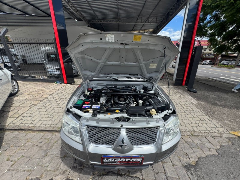 PAJERO TR4 2.0 4X4 16V 140CV FLEX 4P AUTOMÁTICO - 2013 - CAXIAS DO SUL