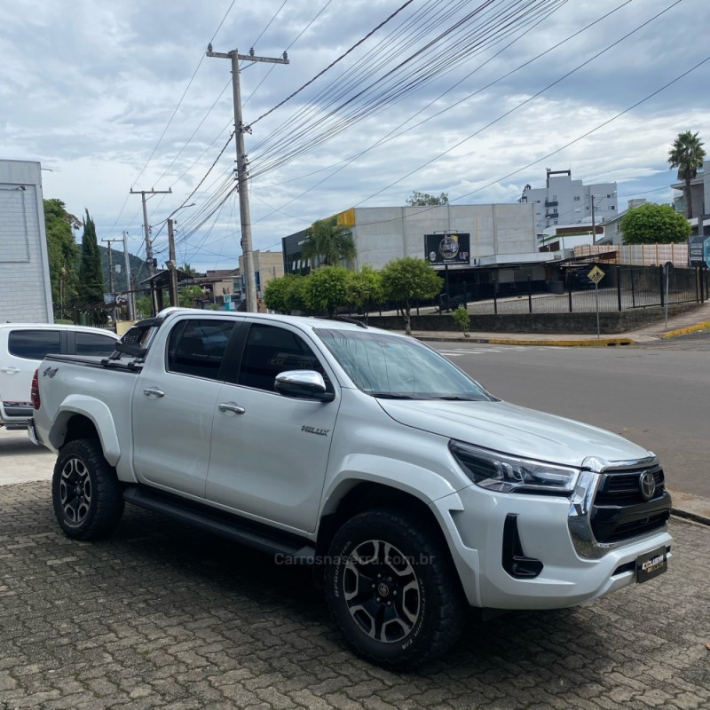 HILUX  - 2024 - MONTENEGRO