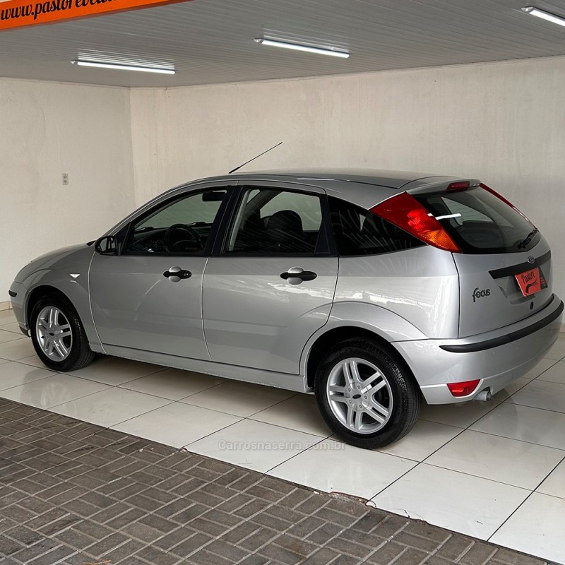 FOCUS 1.6 8V GASOLINA 4P MANUAL - 2005 - VACARIA