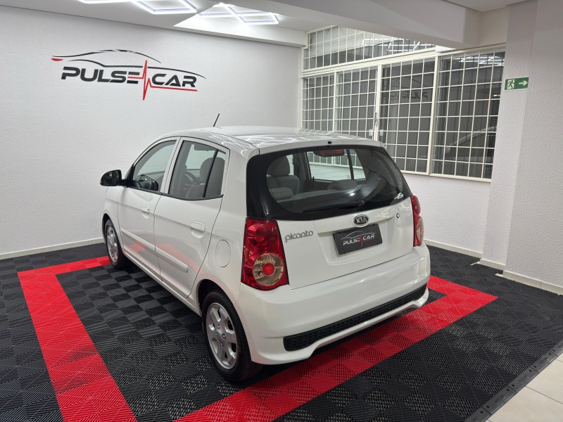 PICANTO 1.0 EX3 12V GASOLINA 4P AUTOMÁTICO - 2011 - CAXIAS DO SUL
