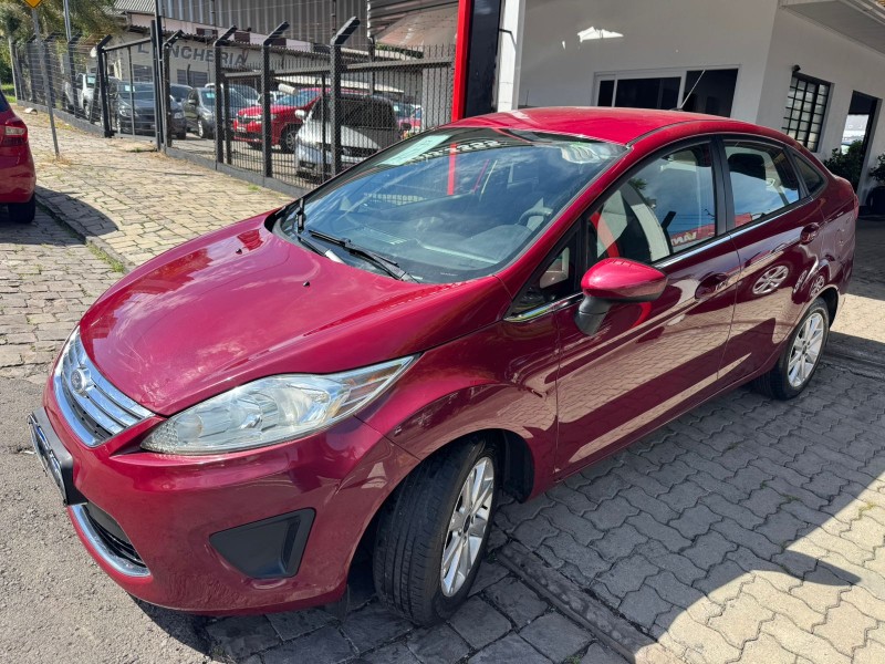 FIESTA 1.6 SEL SEDAN 16V FLEX 4P MANUAL  - 2011 - CAXIAS DO SUL