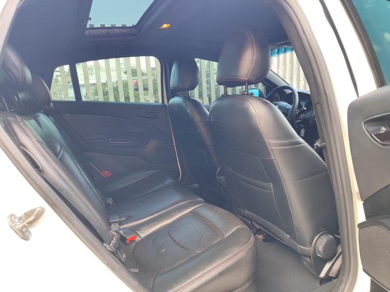 BRAVO 1.8 SPORTING 16V FLEX 4P AUTOMATIZADO - 2014 - FARROUPILHA