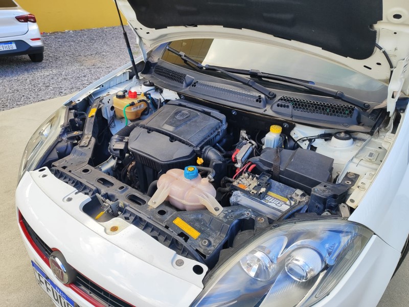 BRAVO 1.8 SPORTING 16V FLEX 4P AUTOMATIZADO - 2014 - FARROUPILHA