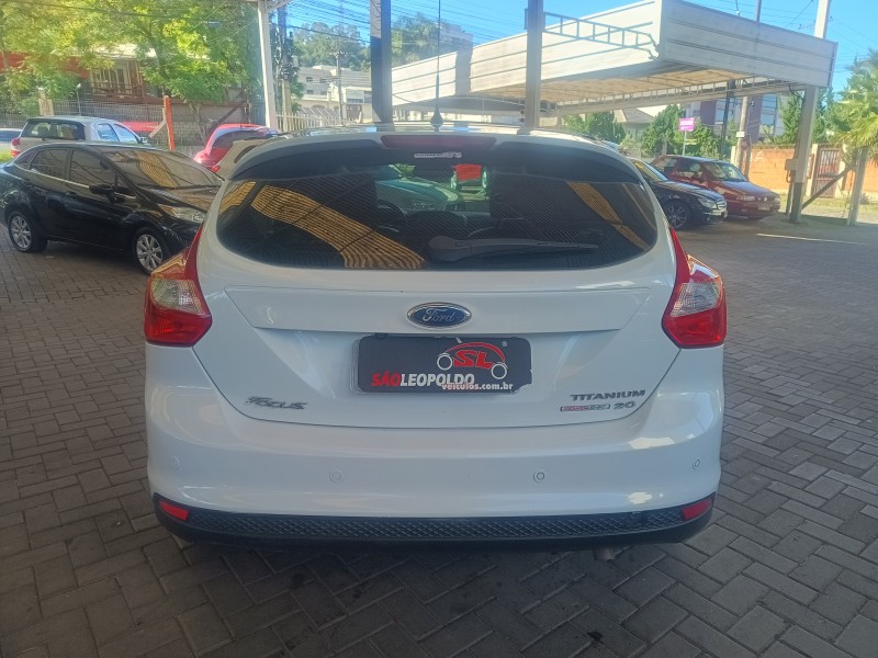FOCUS 2.0 TITANIUM PLUS 16V FLEX 4P AUTOMÁTICO - 2015 - CAXIAS DO SUL
