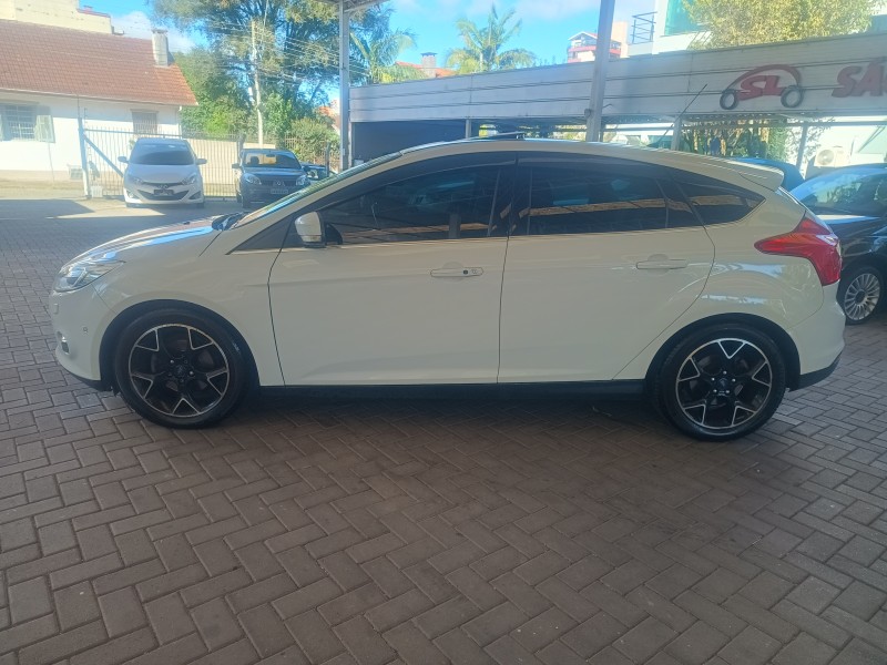 FOCUS 2.0 TITANIUM PLUS 16V FLEX 4P AUTOMÁTICO - 2015 - CAXIAS DO SUL