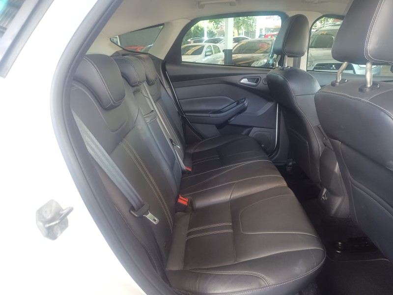 FOCUS 2.0 TITANIUM PLUS 16V FLEX 4P AUTOMÁTICO - 2015 - CAXIAS DO SUL