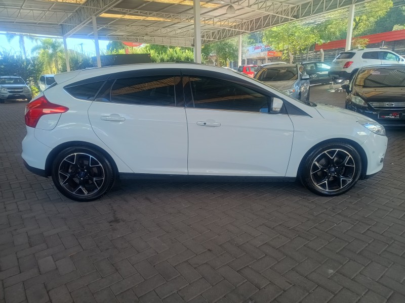 FOCUS 2.0 TITANIUM PLUS 16V FLEX 4P AUTOMÁTICO - 2015 - CAXIAS DO SUL