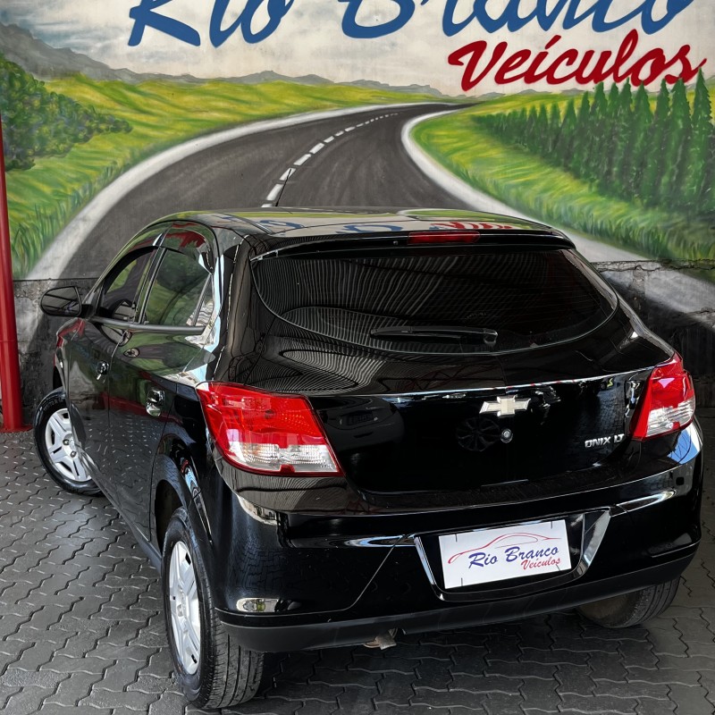 ONIX 1.0 MPFI LT 8V FLEX 4P MANUAL - 2014 - CAXIAS DO SUL