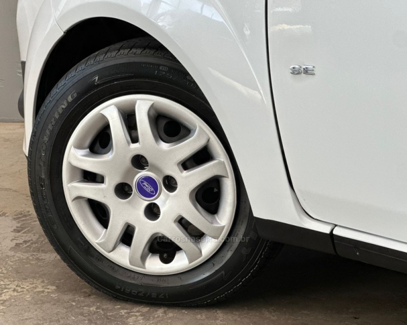 FIESTA 1.0 SE 8V FLEX 4P MANUAL - 2014 - VACARIA