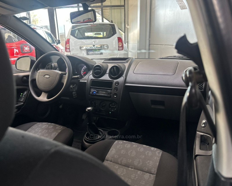 FIESTA 1.0 SE 8V FLEX 4P MANUAL - 2014 - VACARIA