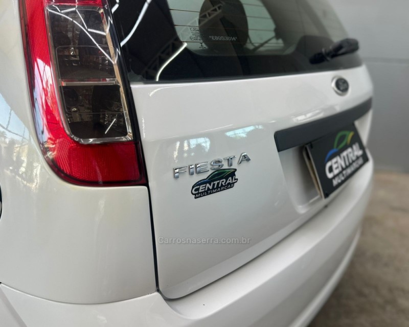 FIESTA 1.0 SE 8V FLEX 4P MANUAL - 2014 - VACARIA