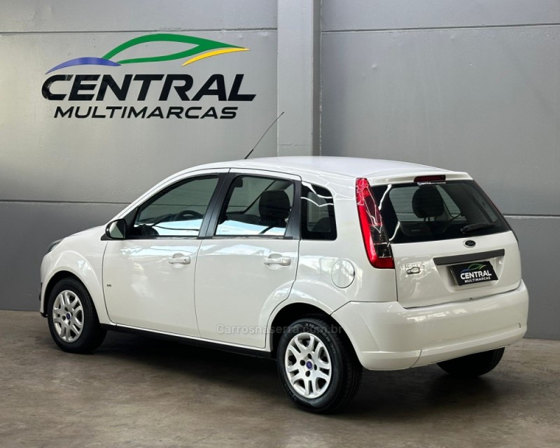 FIESTA 1.0 SE 8V FLEX 4P MANUAL - 2014 - VACARIA