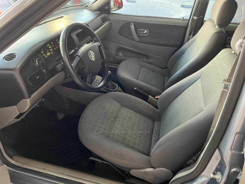 SANTANA 1.8 MI COMFORTLINE 8V GASOLINA 4P MANUAL - 2006 - CAXIAS DO SUL