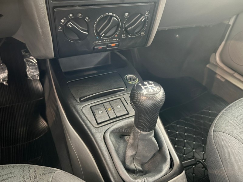 SANTANA 1.8 MI COMFORTLINE 8V GASOLINA 4P MANUAL - 2006 - CAXIAS DO SUL