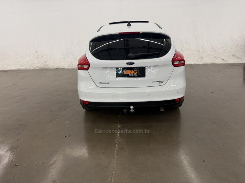 FOCUS 2.0 TITANIUM PLUS 16V FLEX 4P AUTOMÁTICO - 2016 - CAXIAS DO SUL