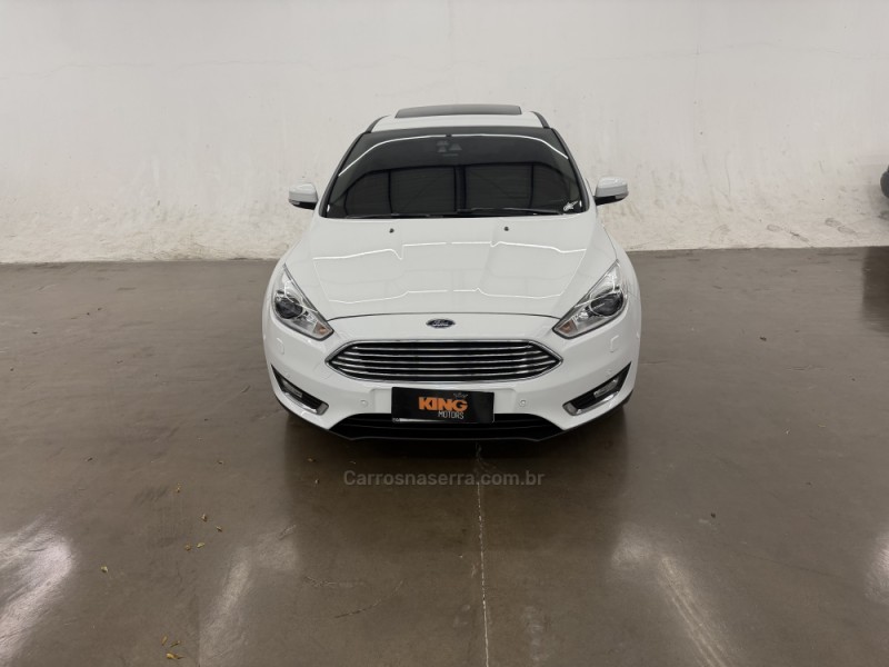 FOCUS 2.0 TITANIUM PLUS 16V FLEX 4P AUTOMÁTICO - 2016 - CAXIAS DO SUL