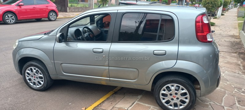 UNO 1.0 EVO VIVACE 8V FLEX 4P MANUAL - 2011 - PICADA CAFé