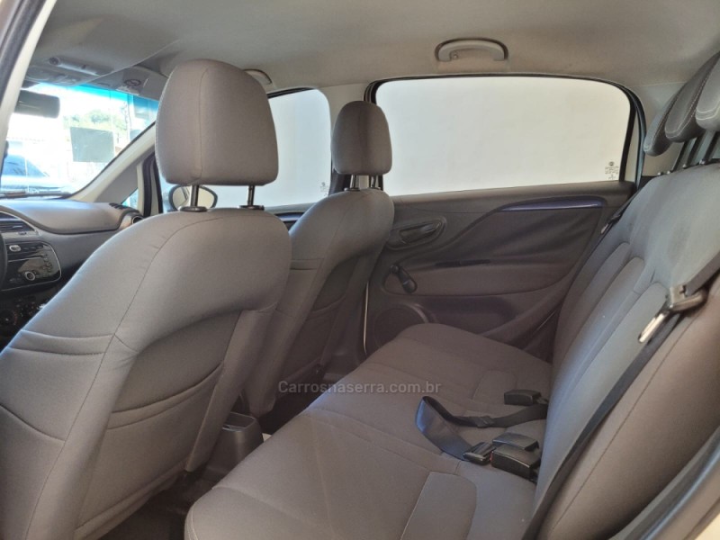 PUNTO 1.4 ATTRACTIVE 8V FLEX 4P MANUAL - 2014 - CANELA