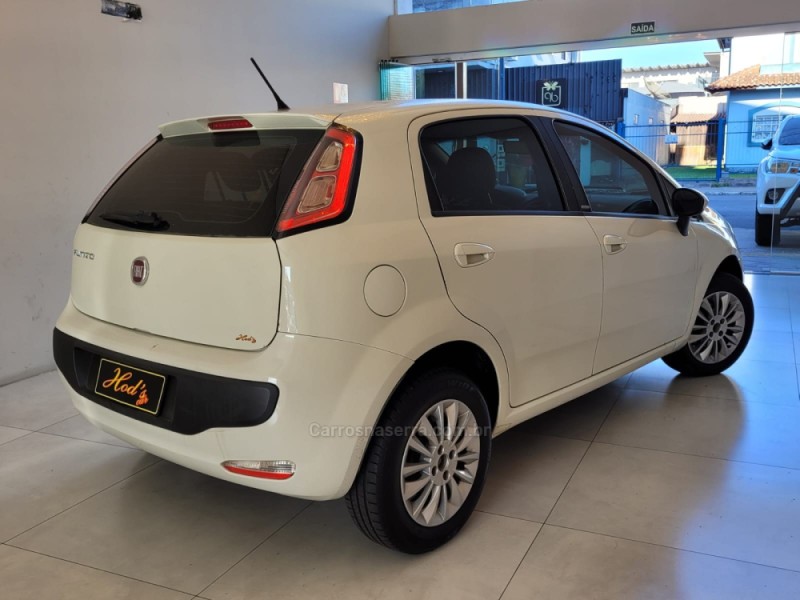 PUNTO 1.4 ATTRACTIVE 8V FLEX 4P MANUAL - 2014 - CANELA