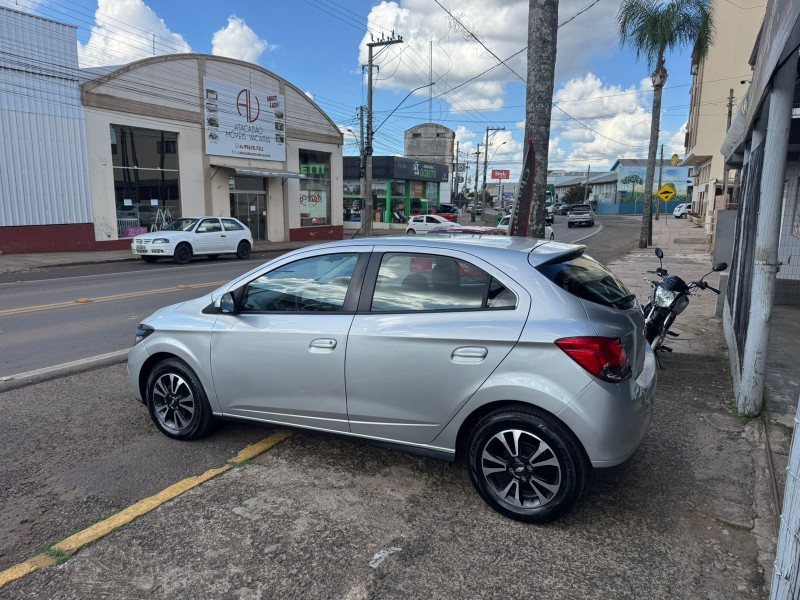 ONIX 1.4 MPFI LTZ 8V FLEX 4P MANUAL - 2014 - VACARIA