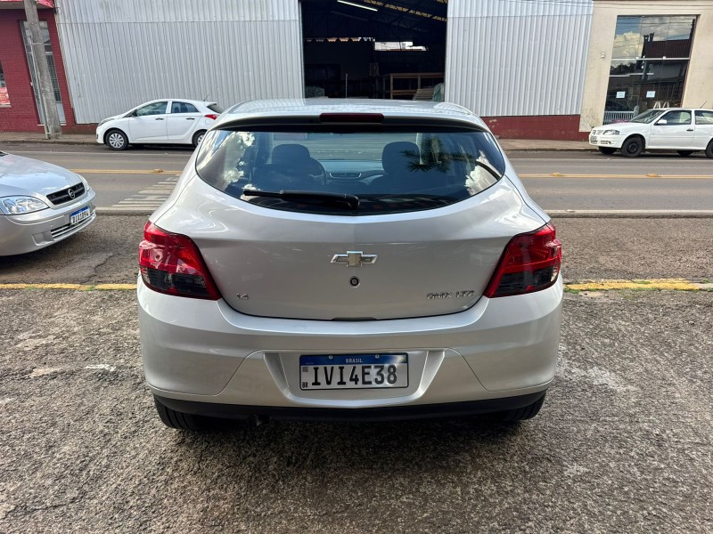 ONIX 1.4 MPFI LTZ 8V FLEX 4P MANUAL - 2014 - VACARIA