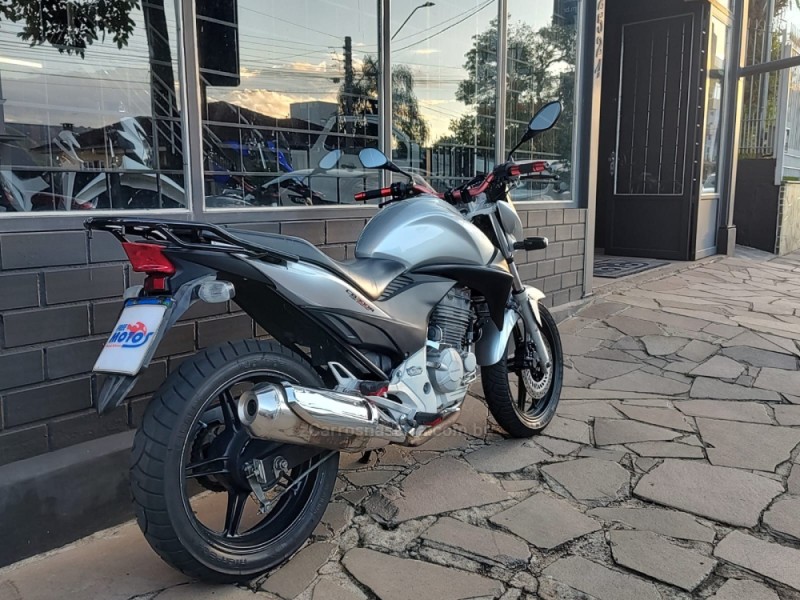 CB 300R  - 2010 - FLORES DA CUNHA