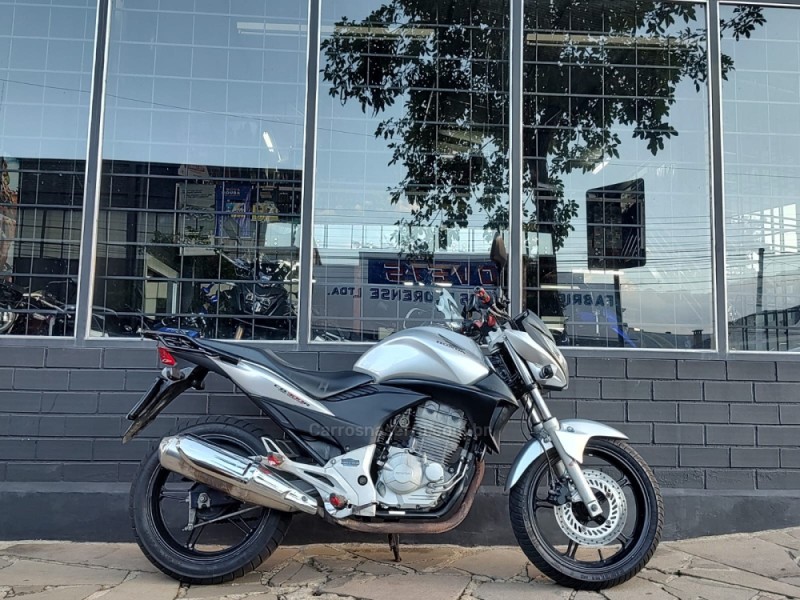 CB 300R  - 2010 - FLORES DA CUNHA