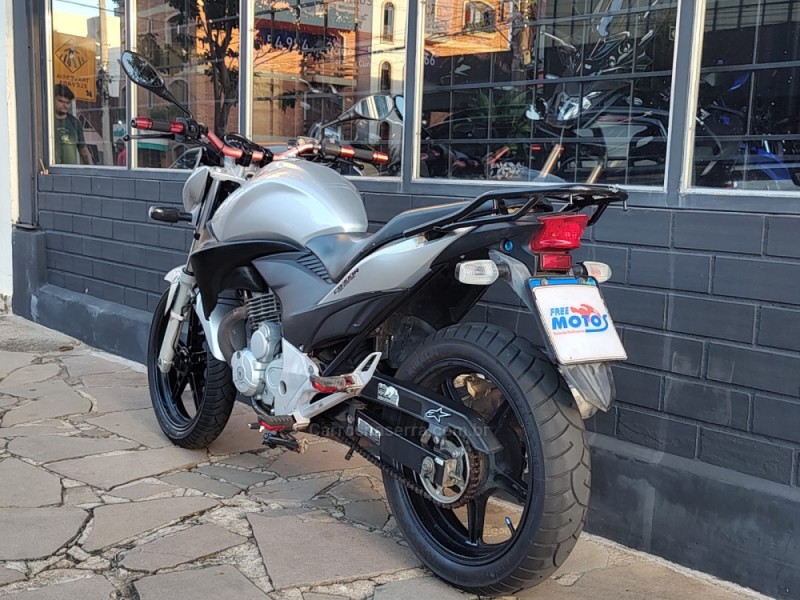 CB 300R  - 2010 - FLORES DA CUNHA