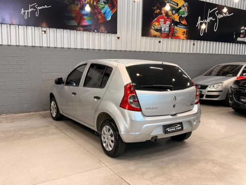 SANDERO 1.0 AUTHENTIQUE 16V FLEX 4P MANUAL - 2011 - CAXIAS DO SUL