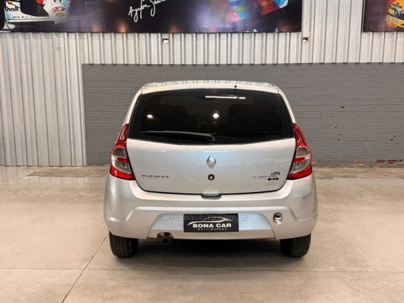 SANDERO 1.0 AUTHENTIQUE 16V FLEX 4P MANUAL - 2011 - CAXIAS DO SUL