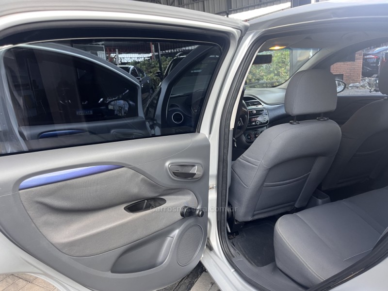 PUNTO 1.4 ATTRACTIVE 8V FLEX 4P MANUAL - 2013 - CAXIAS DO SUL