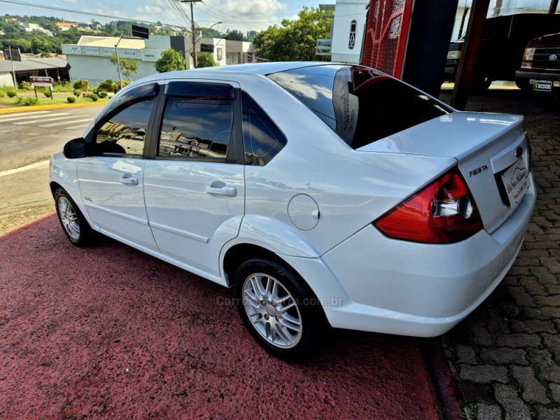 FIESTA 1.6 MPI CLASS SEDAN 8V FLEX 4P MANUAL - 2010 - FARROUPILHA