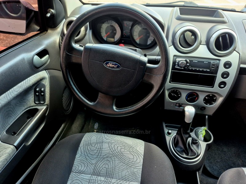 FIESTA 1.6 MPI CLASS SEDAN 8V FLEX 4P MANUAL - 2010 - FARROUPILHA