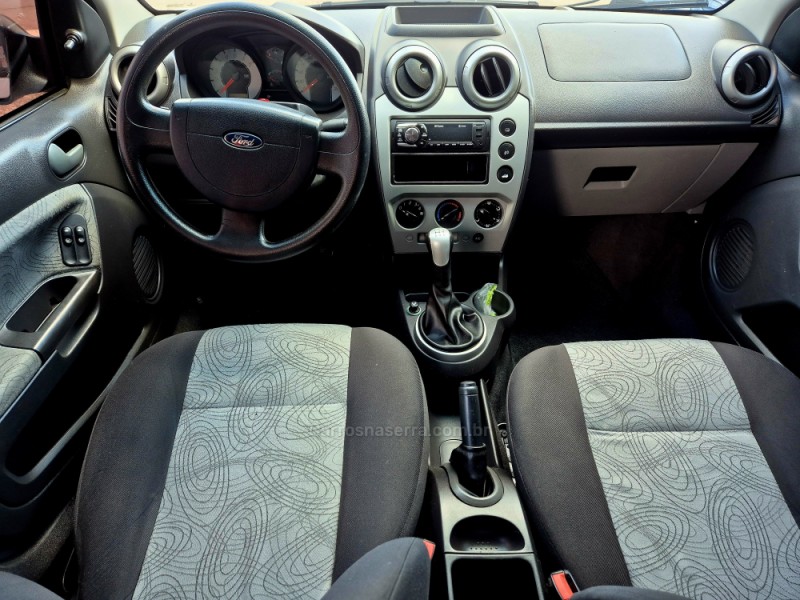 FIESTA 1.6 MPI CLASS SEDAN 8V FLEX 4P MANUAL - 2010 - FARROUPILHA