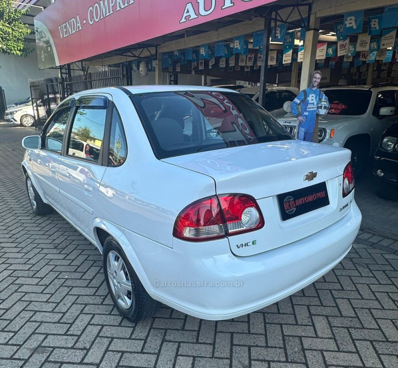 CLASSIC 1.0 MPFI LS 8V GASOLINA 4P MANUAL - 2012 - PAROBé