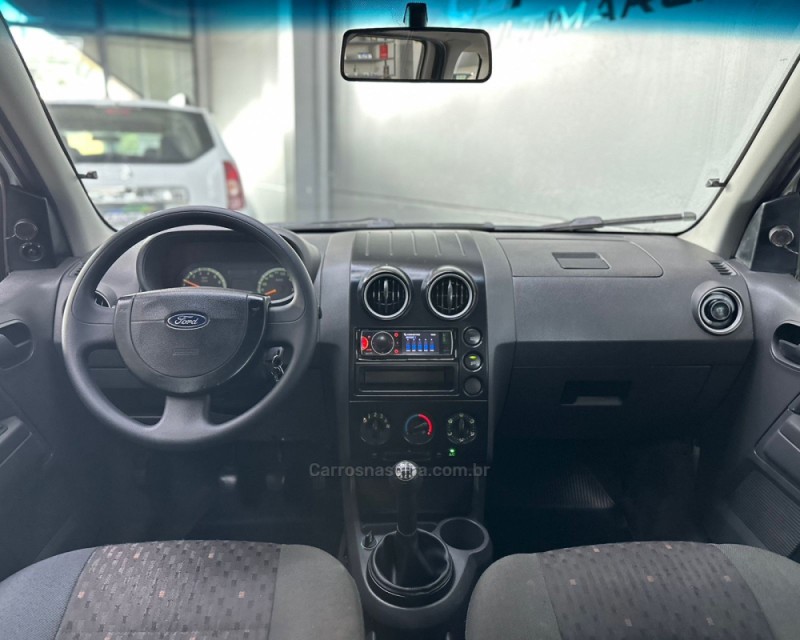 ECOSPORT 1.6 XLS 8V FLEX 4P MANUAL - 2004 - VACARIA